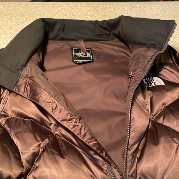 North Face Women’s Aconcagua 550 Down Jacket. Size Medium. Chocolate Brown - Picture 3 of 5